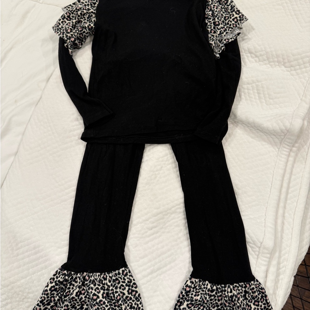 Chic Kids Black and Leopard Print Outfit